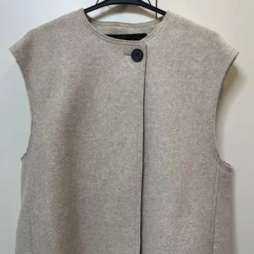 ZARA 울 혼방 슬리브리스 코트 새상품급