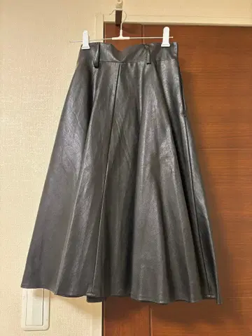 블랙 가죽 플레어 스커트 벨트 포함