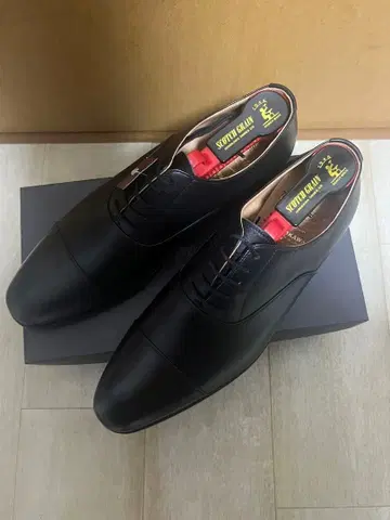 스코치 그레인 R1813 블랙 가죽 신발 내피 스트레이트 팁 26.5