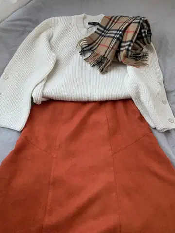 매킨토시 철학 스웨이드 느낌 플레어 스커트