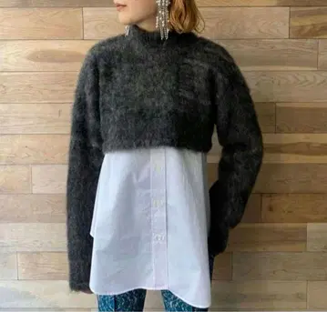 후미에 타나카 모헤어 숏 기장 니트