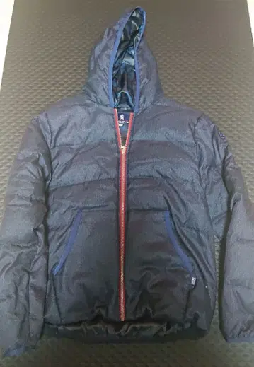 다운 자켓 후드 부착 라우라 페리체 Laura Felice