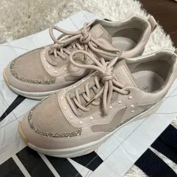 +diana 스터드 대드 스니커즈 핑크 24cm