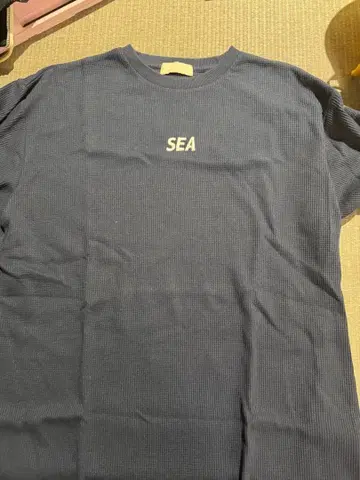 SEA WAVE 로고 네이비 티셔츠