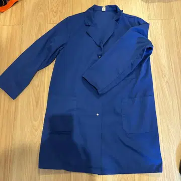 파란색 긴팔 코트 사이즈 46