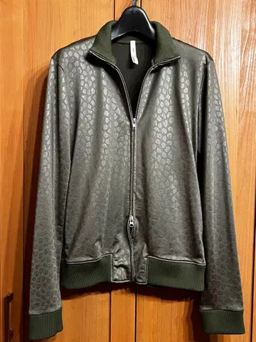 glamb  레오파드 무늬 트랙 저리 블루종 레오파드 무늬