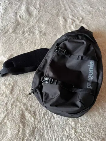 patagonia 바디백 블랙