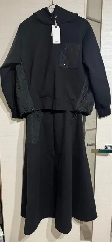 [ 가격 협상 대환영 ] 코토리카 퀼팅 후드티 스커트 블랙