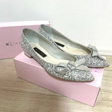 DIANA 실버 글리터 펌프스