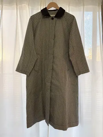 체크 무늬 롱 코트