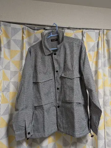 체크 무늬 버튼 업 자켓