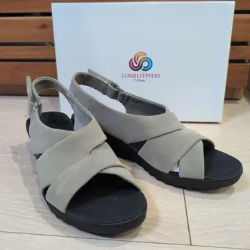 [ 새상품 ] CLOUDSTEPPERS by Clarks 슬링백 샌들