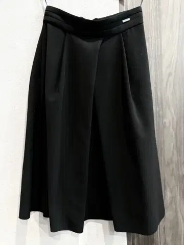 FOXEY NEW YORK 블랙 플레어 스커트