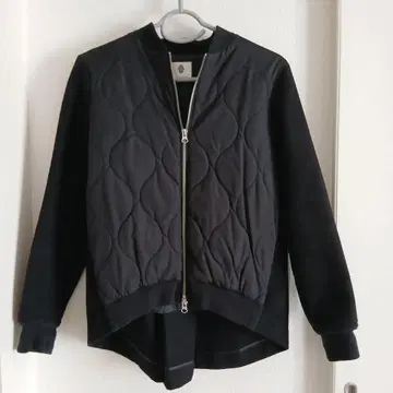 [부즈루드] 블랙 퀼팅 점퍼