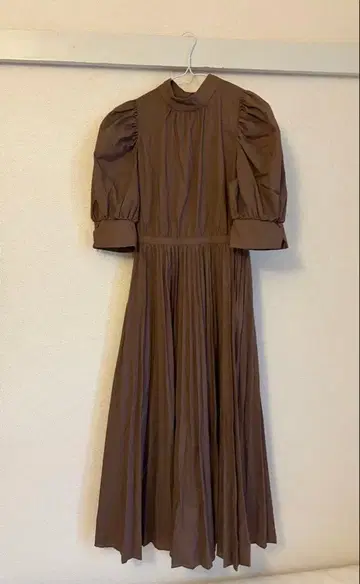 SNIDEL 이너 포함 브라운 퍼프 슬리브 롱 원피스