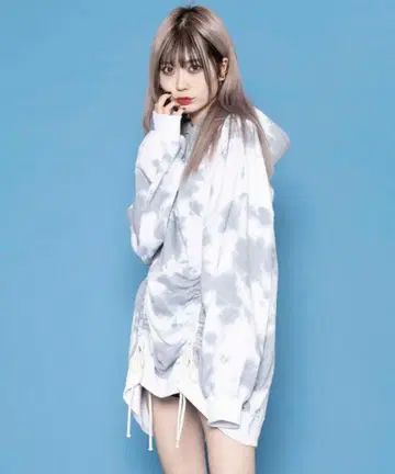 Whinny 하늘에서 내려온 후드티