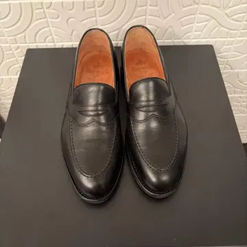 Berwick 블랙 로퍼