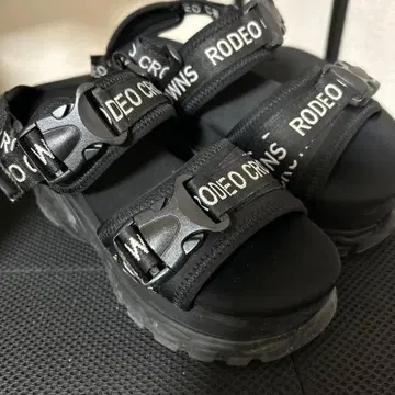 RODEO CROWNS 스포츠 샌들 블랙 통굽
