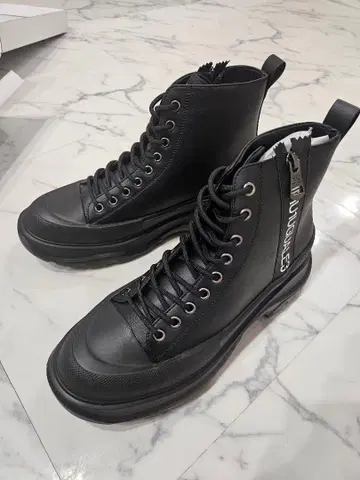 새상품! 우노피우 블랙 남성용 신발 부츠