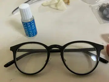 블랙 라운드 프레임 안경