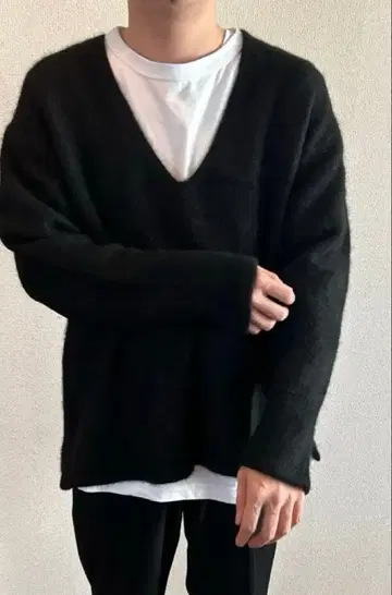 Walenode 웰노드 캐시미어 V넥 니트 블랙