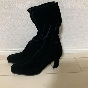 Private Label 벨벳 블랙 슬립온 부츠 22.5