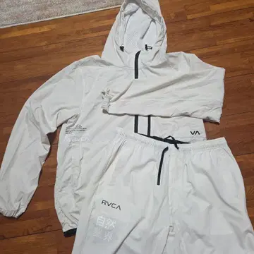 RVCA 후드 부착 자켓과 팬츠 세트 화이트