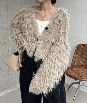 CAPRICIEUX LE MAGE 프린지 V 가디건