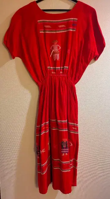 최종 가격 인하 Vintage 과테말라 수제 자수 원피스 민족 의상