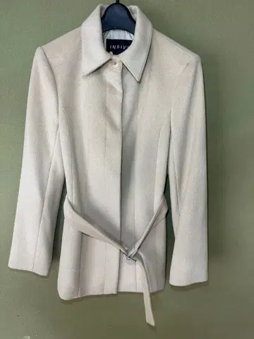 INDIVI 베이지 하프 코트 38 사이즈