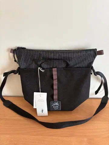 미사용! 로우로우 마운틴 웍스 타비 치비 토트 블랙