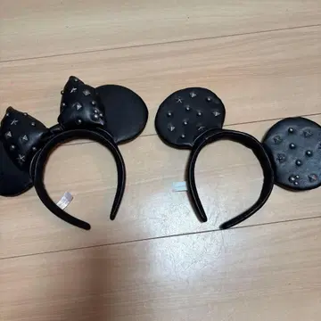 미키마우스 귀 모양 머리띠 블랙 스터드 장식