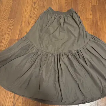 언그리드 나일론 개더 스커트