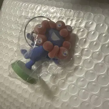 미야쿠미야쿠 플로키 피규어