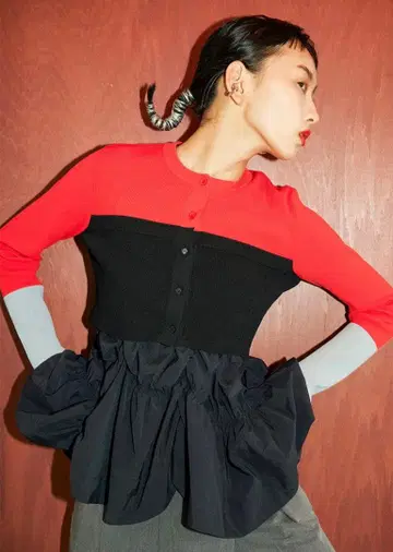 OMMO 숏 니트 가디건