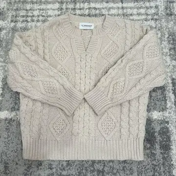 LE MAASIN 베이지 케이블 니트 V넥