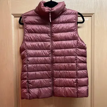 유니클로 울트라 라이트 다운 베스트 핑크 와인 XL 여성용