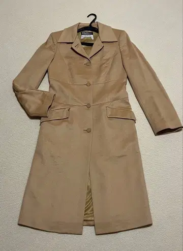 새상품급 Ferragamo 베이지 롱 코트