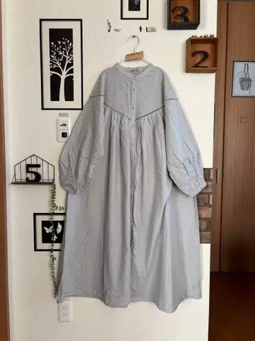 미사용 새상품 오버 레이스 절개 원피스*색스