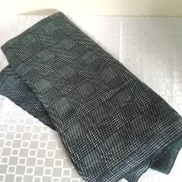 그레이 계열 체크 무늬 머플러 대형 플리츠 가공