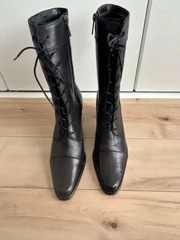 레이스업 부츠 가죽