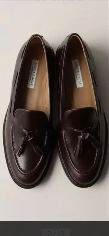 오데뜨 앤 오딜 가죽 태슬 로퍼 블랙 브라운