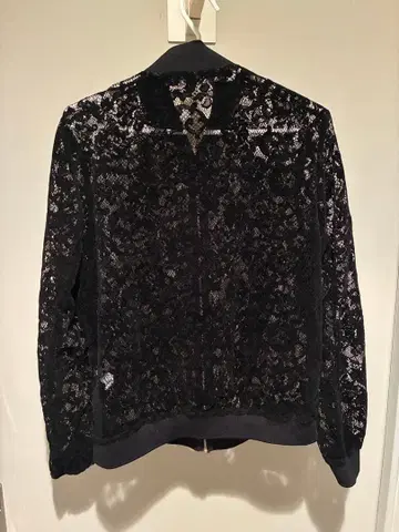 Zara 레이스 소재 블랙 아우터