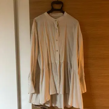 VER 아이보리 긴팔 셔츠