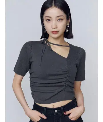 초커 개더 숏 슬리브 니트