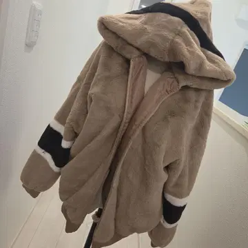 후드 부착 베이지 보아 자켓 13