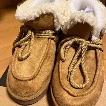 브라운 스웨이드 어그 부츠