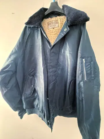 두카찬 옷깃 보아 점퍼