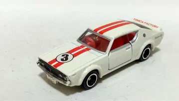 토미카 조립 공장 스카이라인 2000GT-R 화이트 x 빨간색 켄메리