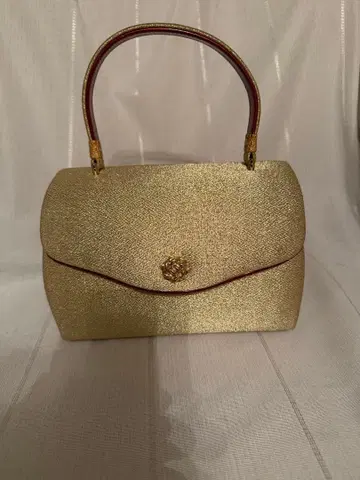 골드 라메 클러치백 새상품급